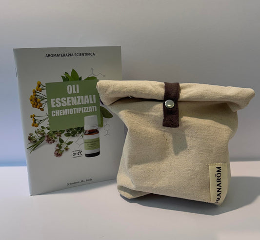 libretto oli essenziali e pochette in tessuto